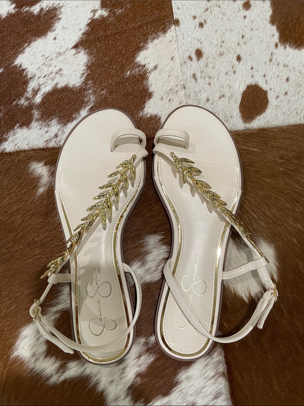 Jessica Simpson Cream Sandals with Gold Leaf Detail Size 9 New